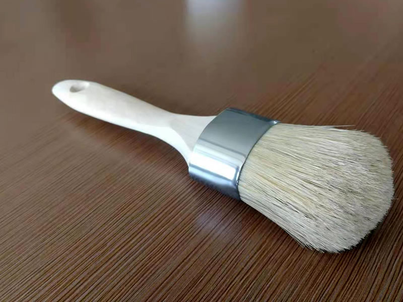 Paint brush for chalk paint