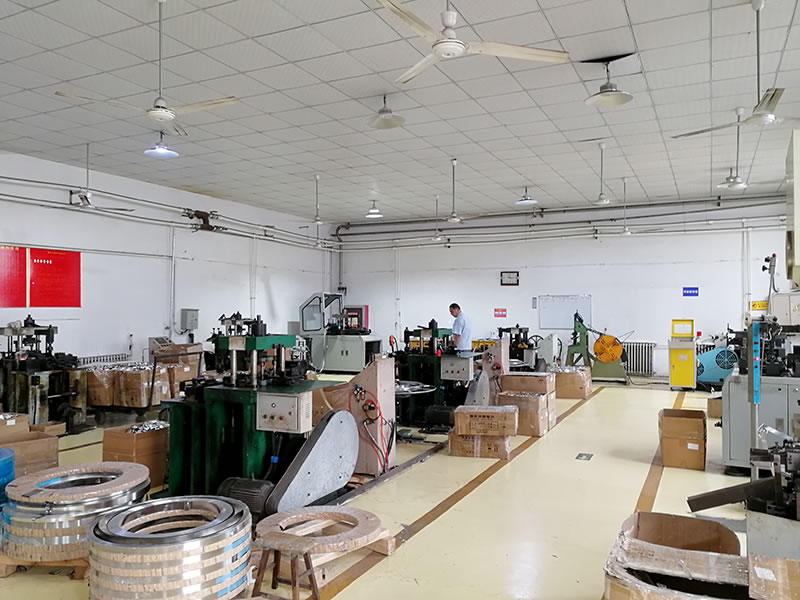 Werkstatt für Porzellanborstenpinselzwinge