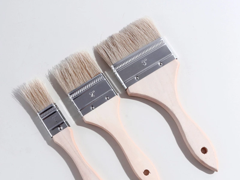 Natural bristle paint brush