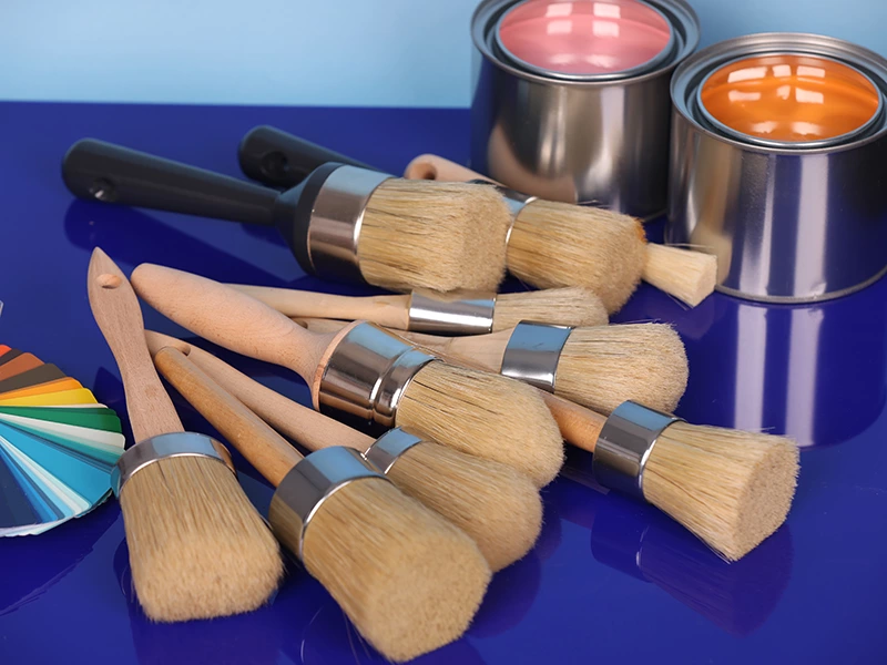 Paint brush for chalk paint